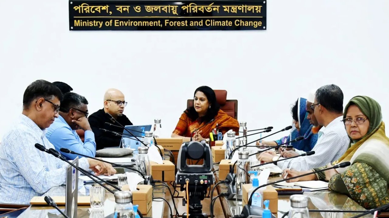 দেশের বনাঞ্চলকে প্রযুক্তি নির্ভর নজরদারিতে আনা হচ্ছে: পরিবেশ উপদেষ্টা